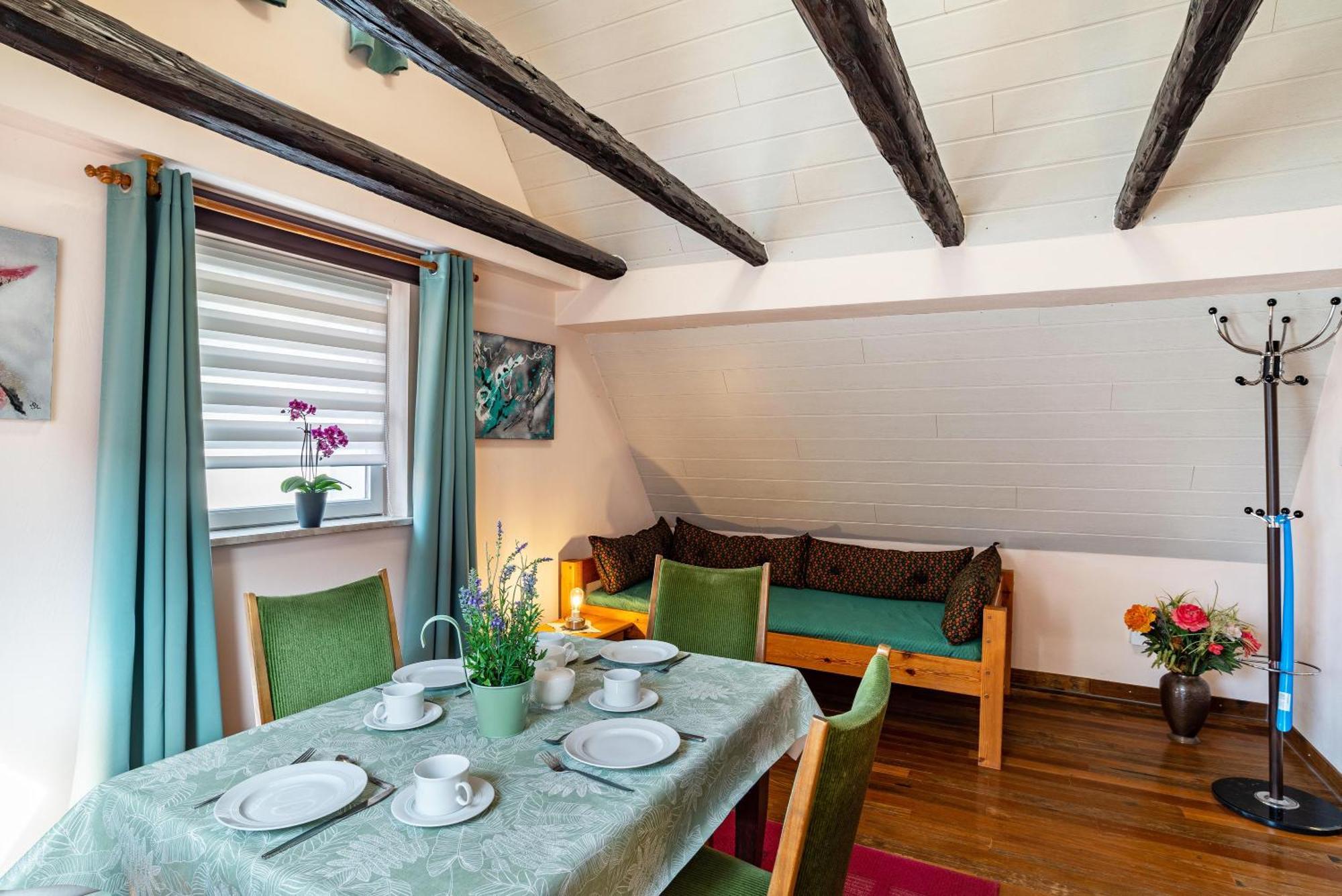Ferienwohnung Blaues Haus Ubstadt-Weiher Exterior foto
